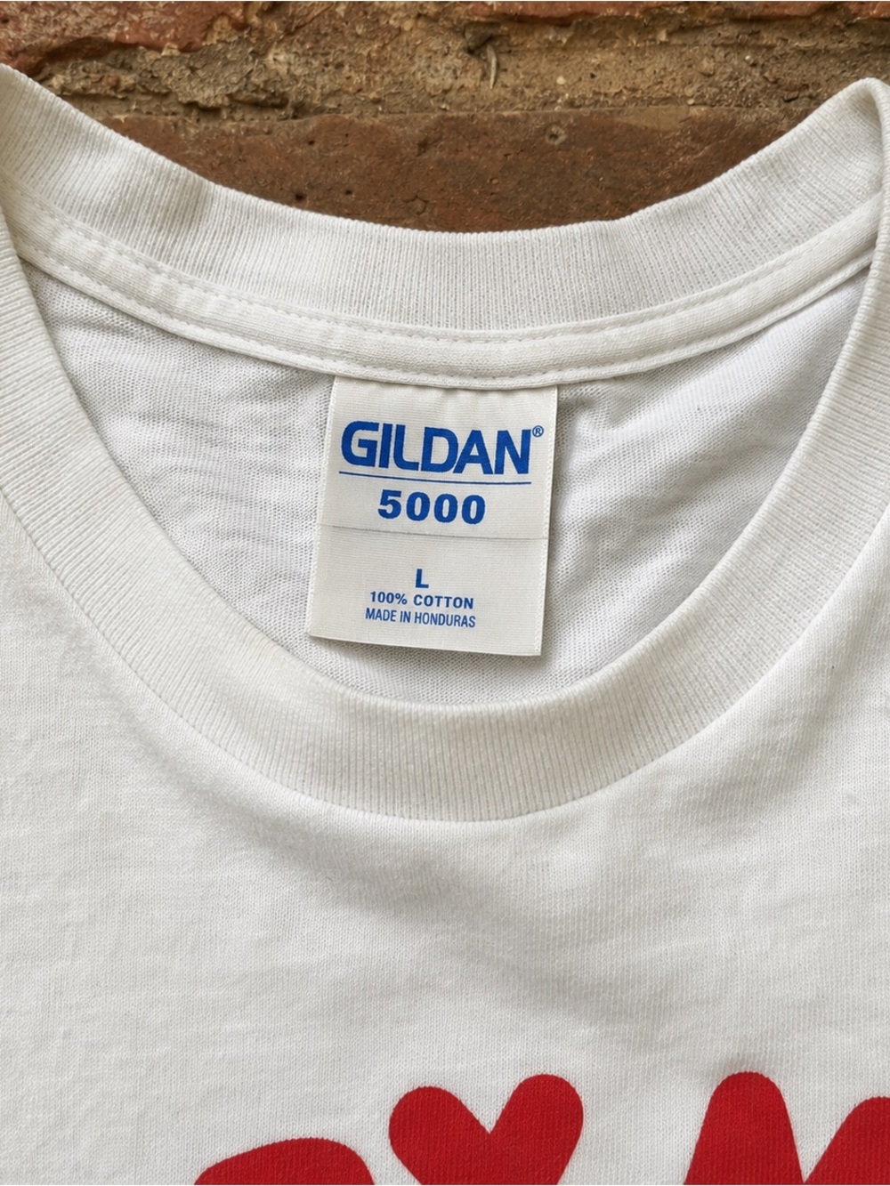 Gildan 5000 White Tee with Red Graphic, Y2K Size M - Picture 3 of 5